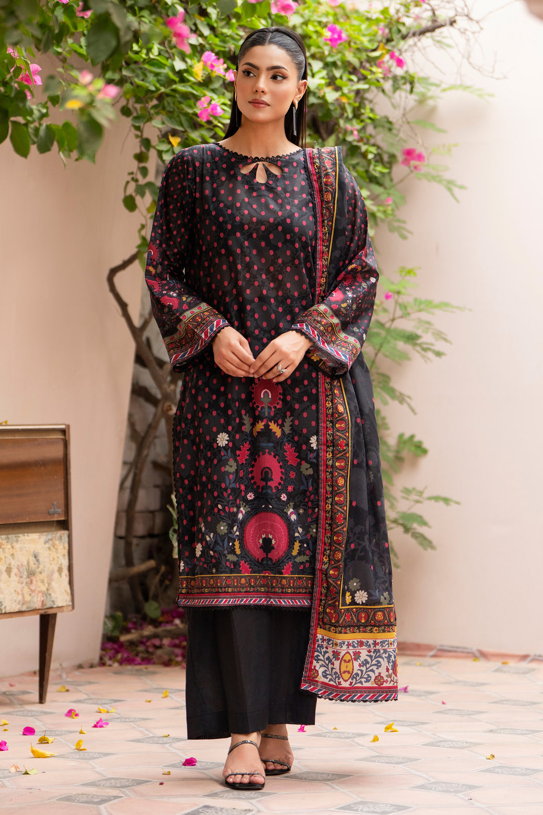 3 Pcs Unstitched Black Lawn - SU25V23-S8 - JAQUARD CLOTHING