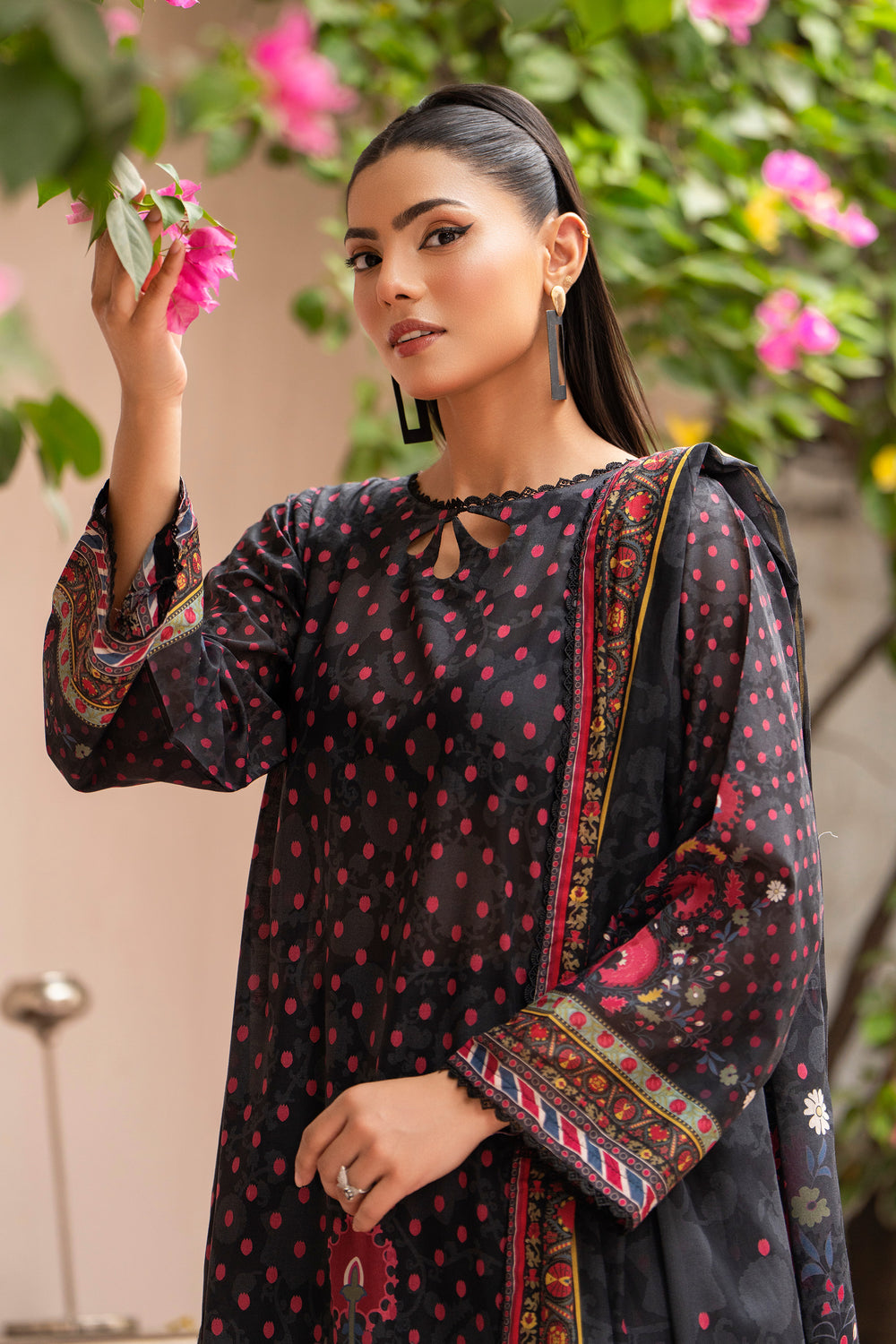 3 Pcs Unstitched Black Lawn - SU25V23-S8 - JAQUARD CLOTHING