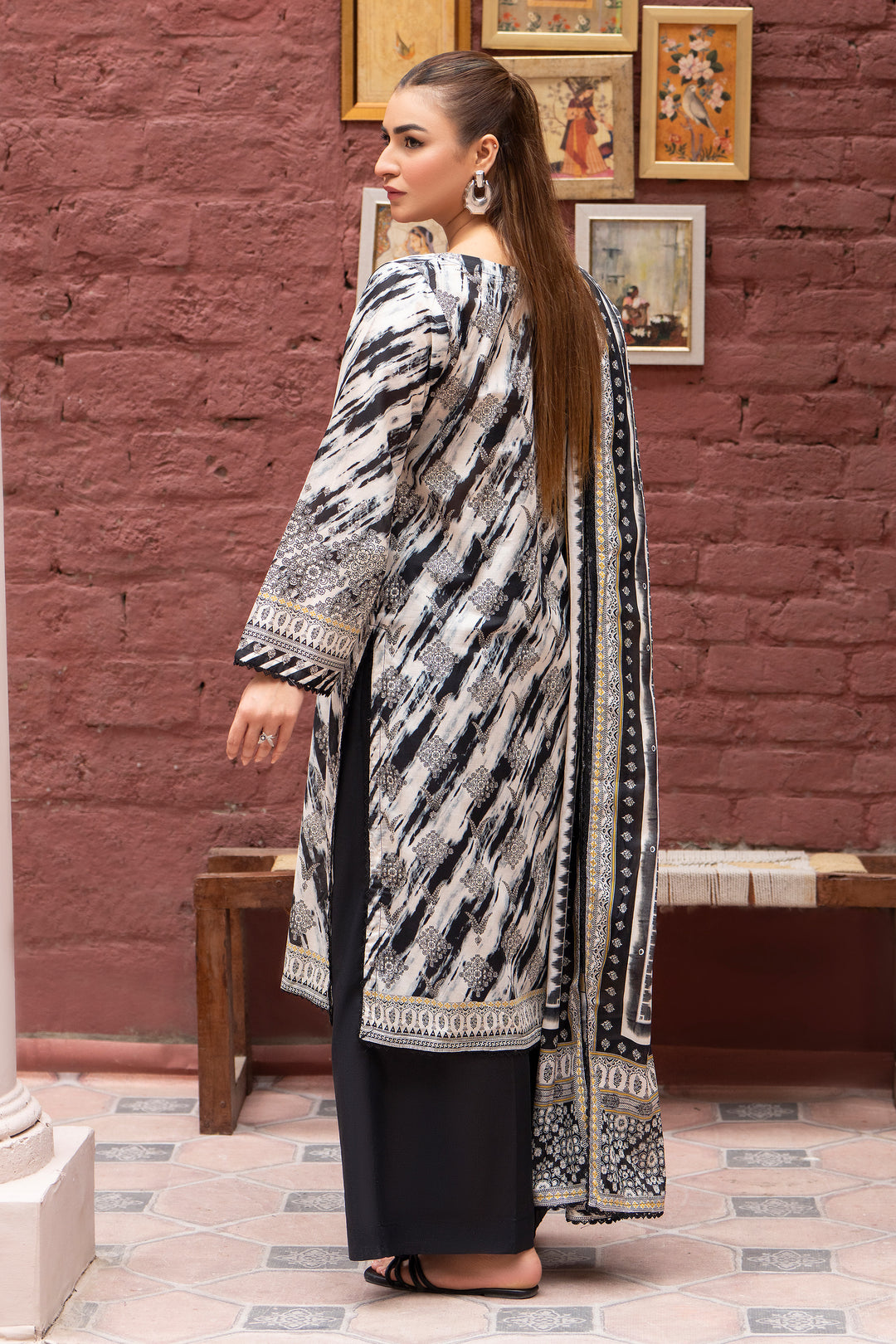 3 Pcs Unstitched Black Lawn - SU25V23-S4 - JAQUARD CLOTHING