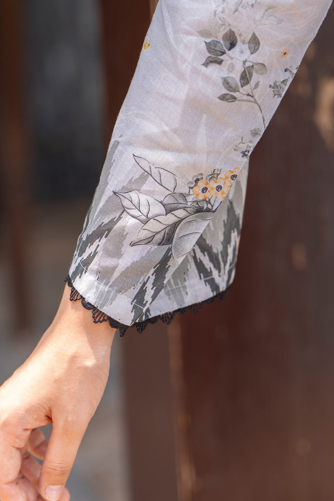 3 Pcs Unstitched Gray Lawn - SU25V18-S7 - JACQUARD CLOTHING
