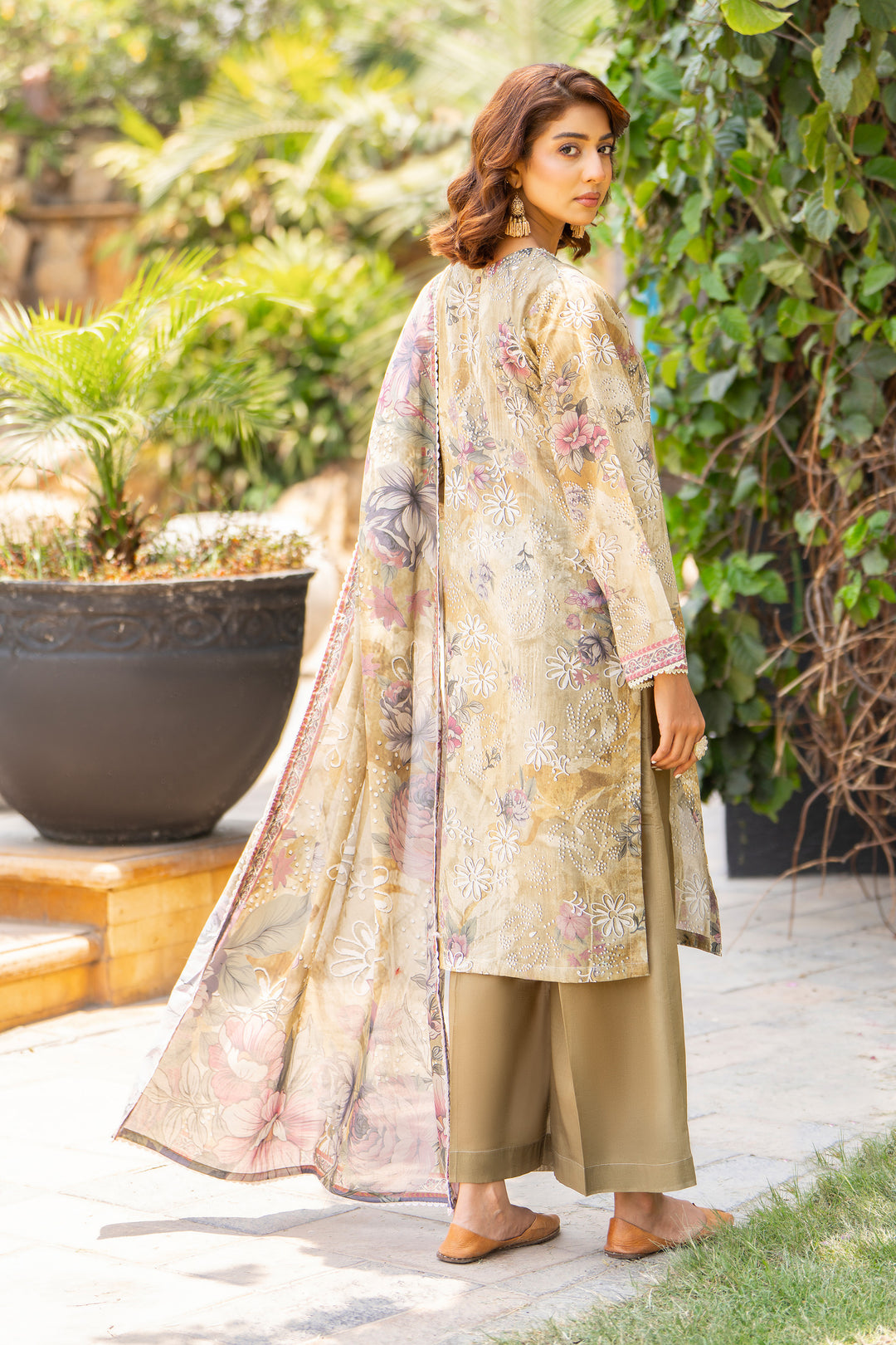3 Pcs Unstitched Olive Lawn - SU25V16-S1 - JACQUARD CLOTHING