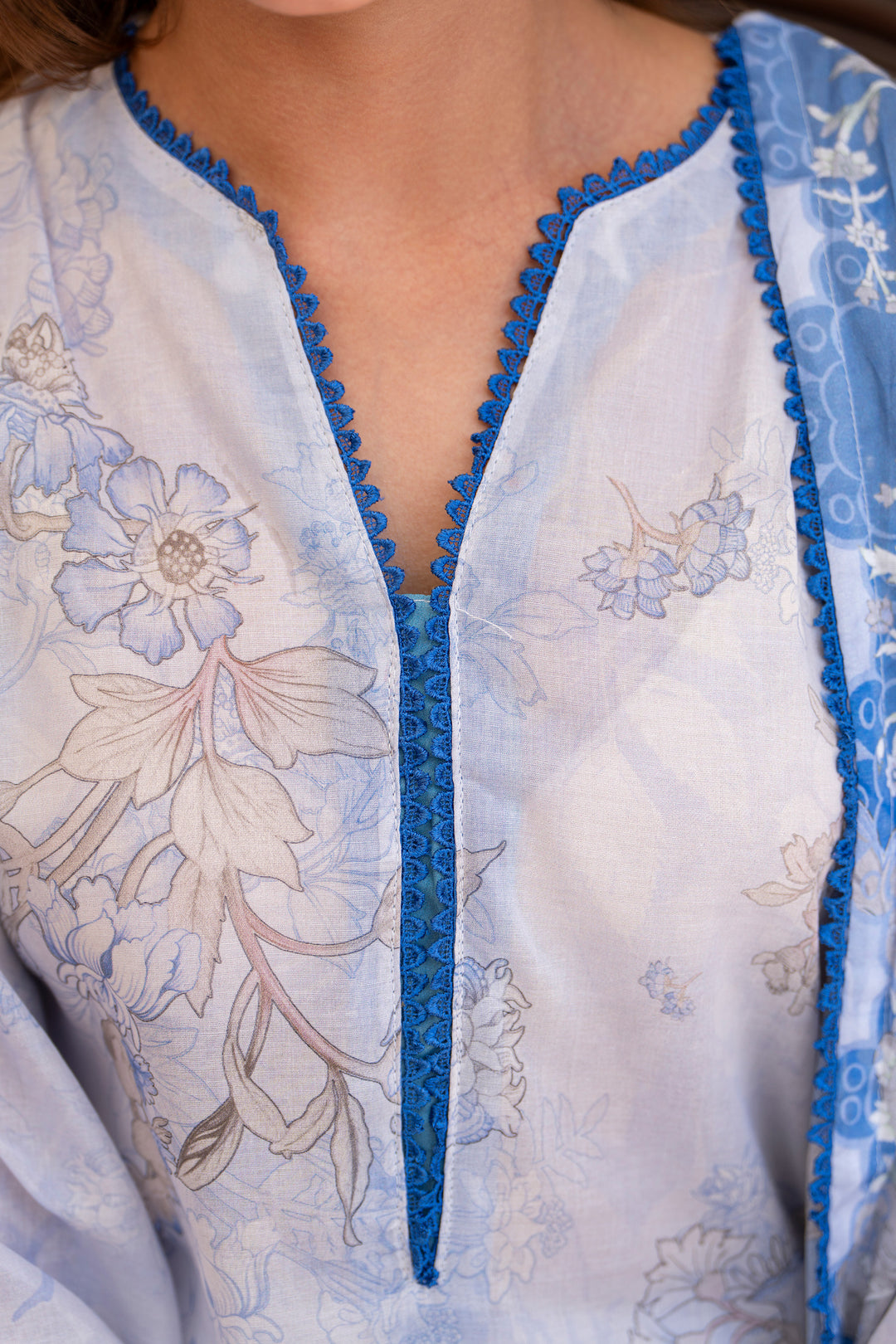 3 Pcs Unstitched White Lawn - SU25V19-S6 - JACQUARD CLOTHING
