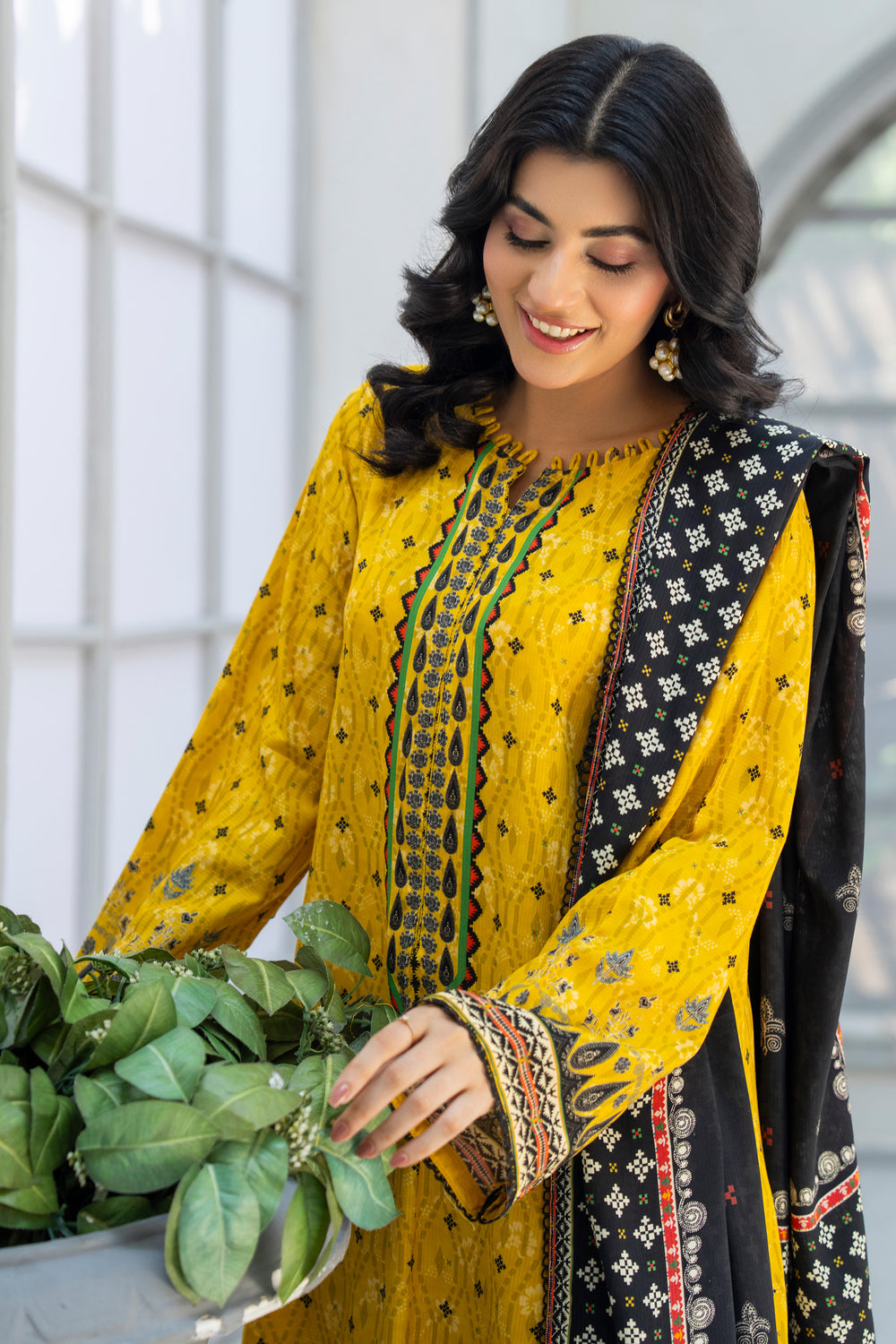 3 Piece Unstitched Yellow Premium Linen - W25CF1V4-S10 - JACQUARD CLOTHING