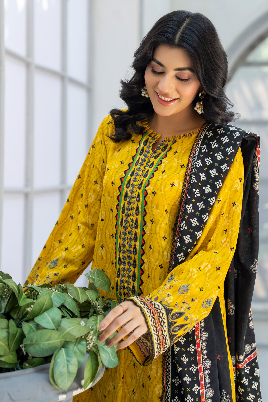 3 Piece Unstitched Yellow Premium Linen - W25CF1V4-S10 - JACQUARD CLOTHING