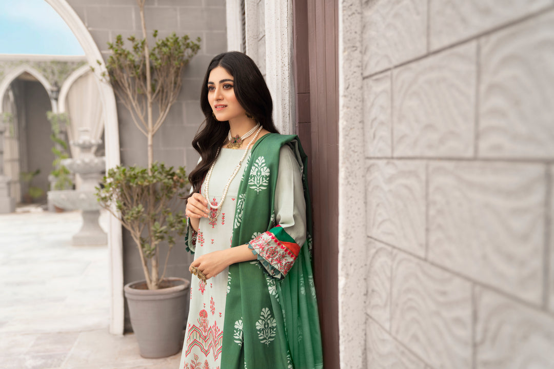 AGHAZ E TABEER COLLECTION / 3PC / EMBROIDERED KHADDAR WITH WOOLEN SHAWL NEW ARRIVALS WINTER 2022 BY JACQUARD CLOTHING