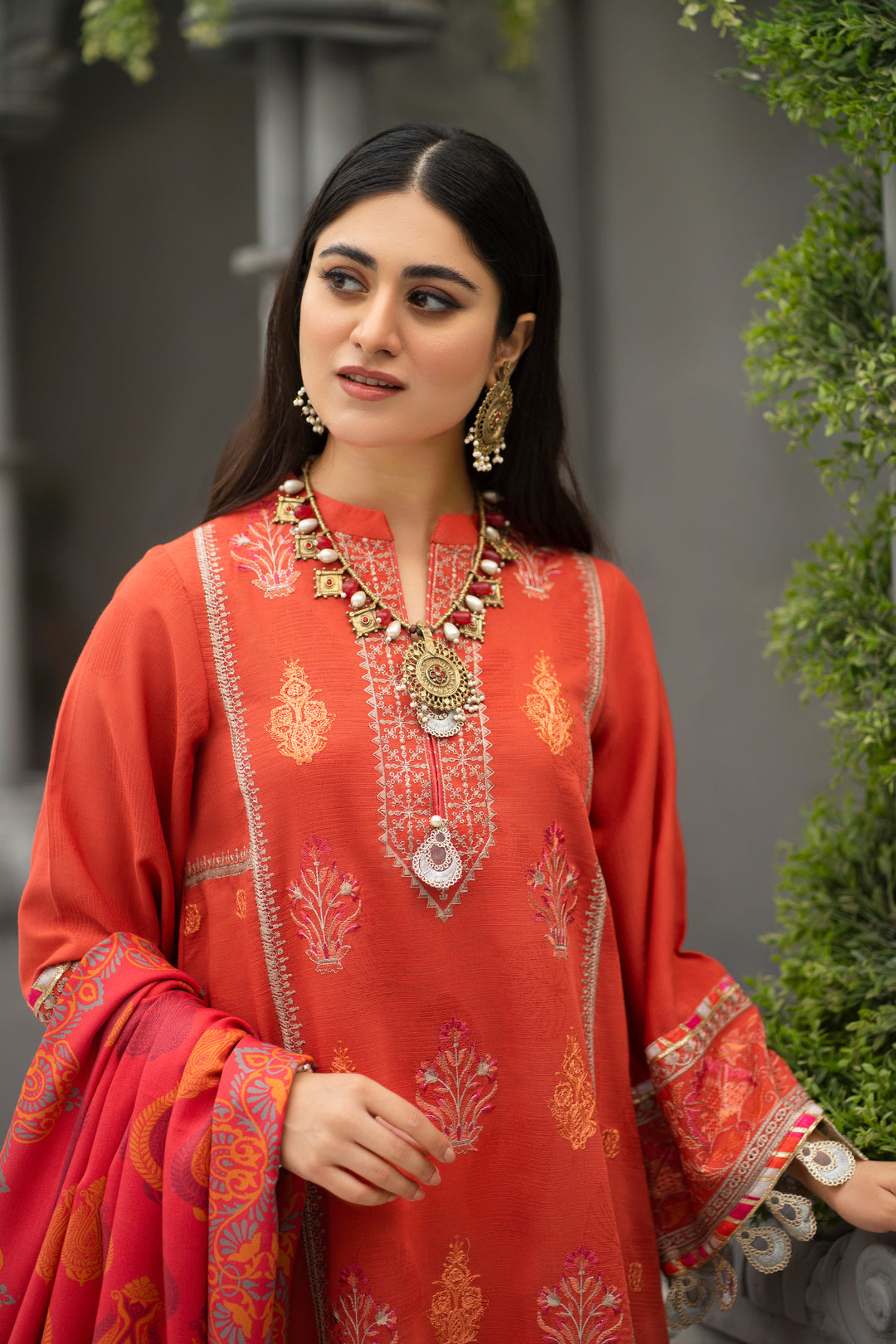 AGHAZ E TABEER COLLECTION / 3PC / EMBROIDERED KHADDAR WITH WOOLEN SHAWL NEW ARRIVALS WINTER 2022 BY JACQUARD CLOTHING