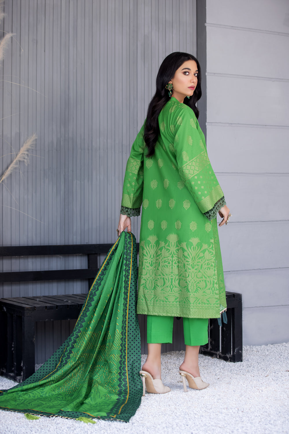 DIL AWAIZ COLLECTION / 3PC / SELF JACQUARD KHADDAR SHIRT TROUSER AND SHAWL NEW ARRIVALS WINTER 2022 BY JACQUARD CLOTHING 