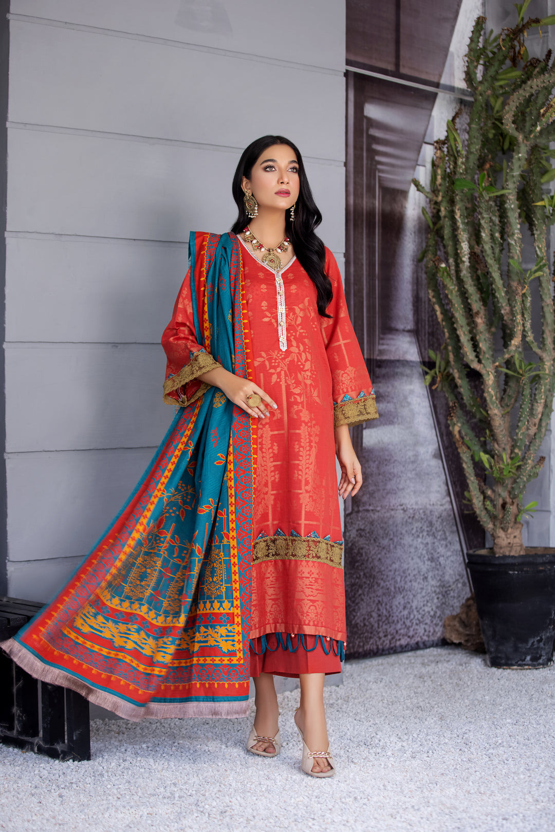 DIL AWAIZ COLLECTION / 3PC / SELF JACQUARD KHADDAR SHIRT TROUSER AND SHAWL NEW ARRIVALS WINTER 2022 BY JACQUARD CLOTHING 