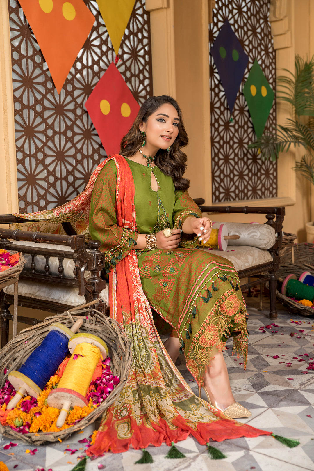 PARWAZ E JUNOON COLLECTION / 3PC / EMBROIDERED LAWN WITH CHIFFON DUPATTA BY JACQUARD CLOTHING