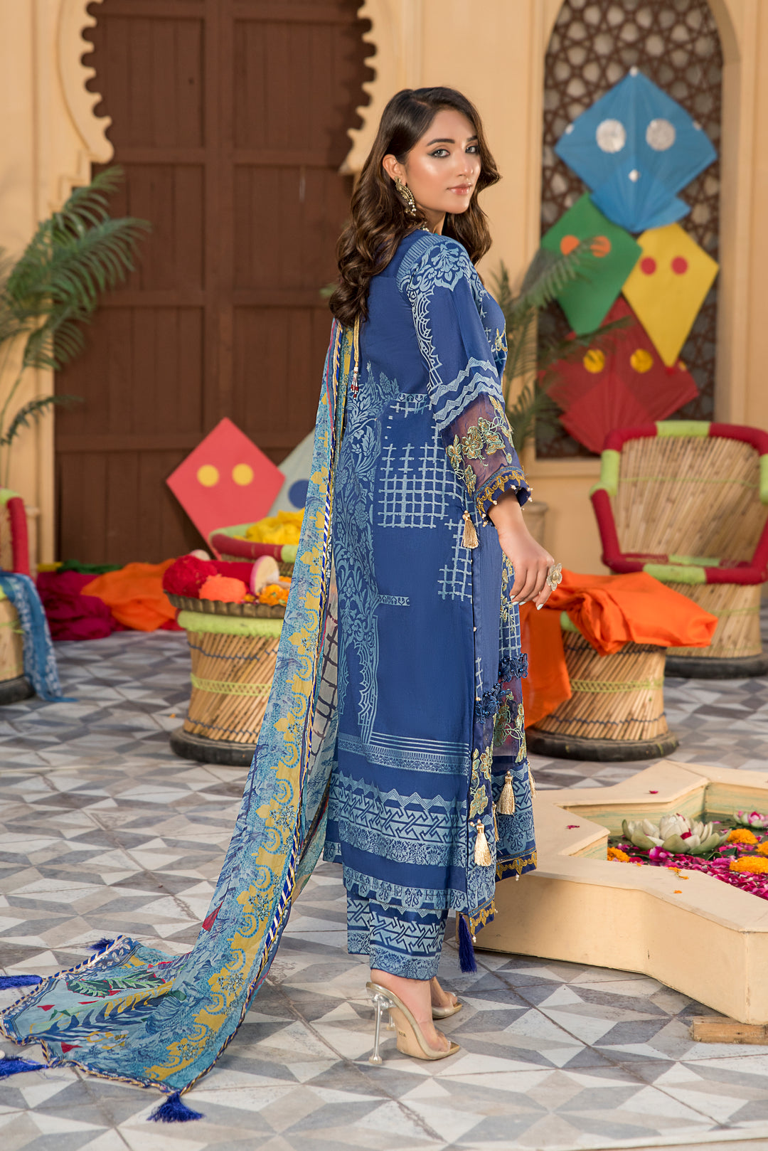 PARWAZ E JUNOON COLLECTION / 3PC / EMBROIDERED LAWN WITH CHIFFON DUPATTA BY JACQUARD CLOTHING