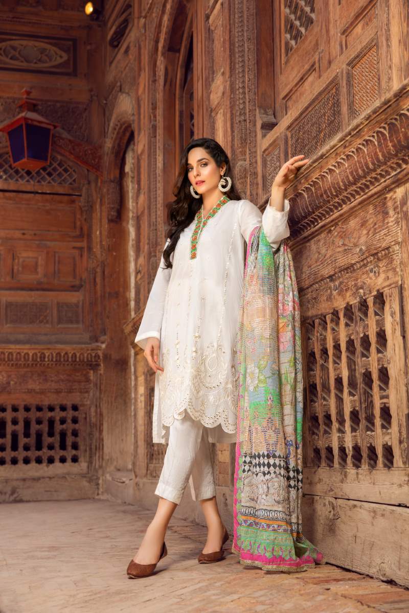 UNSTITCHED / CHIKENKARI LAWN / PARISA - Jacquard.pk