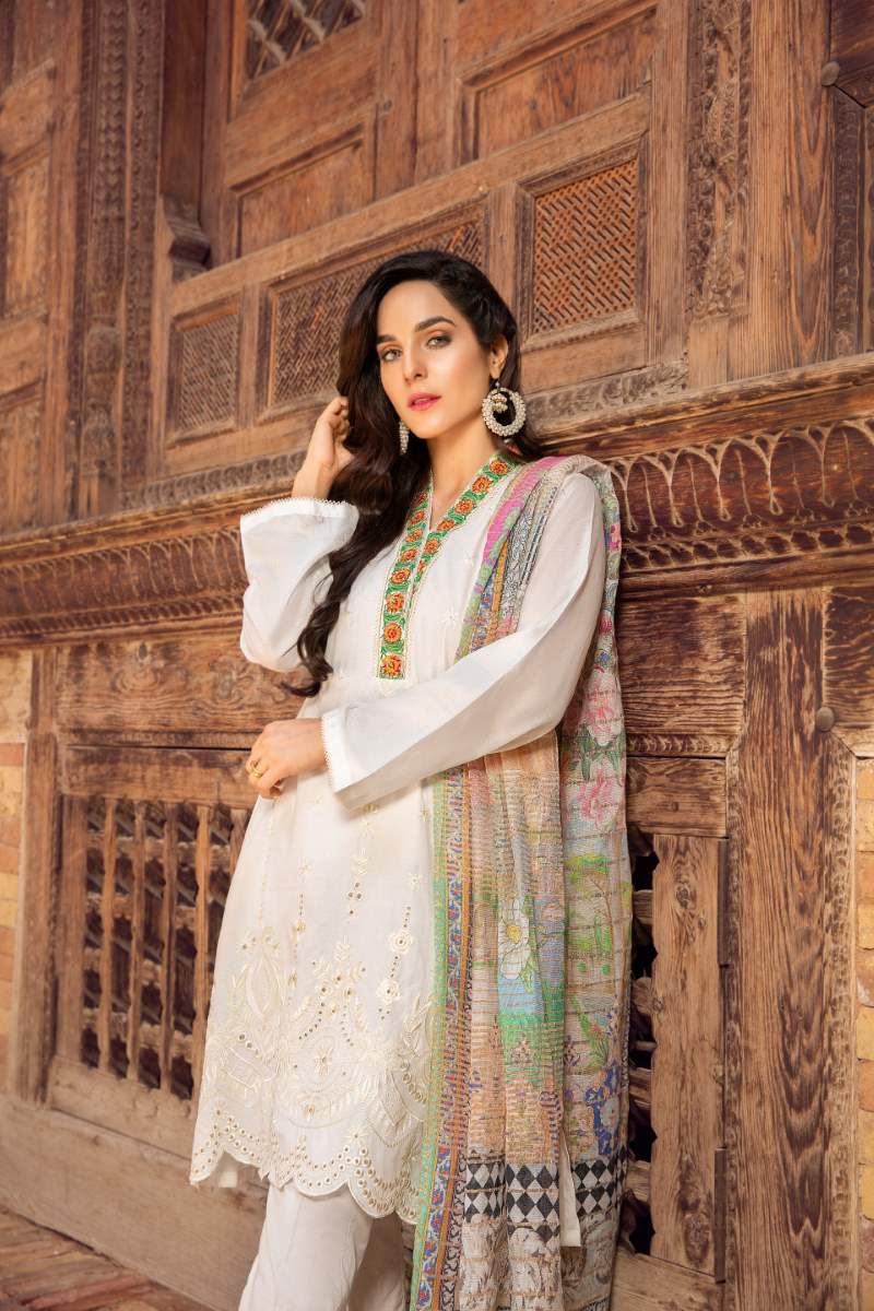 UNSTITCHED / CHIKENKARI LAWN / PARISA - Jacquard.pk